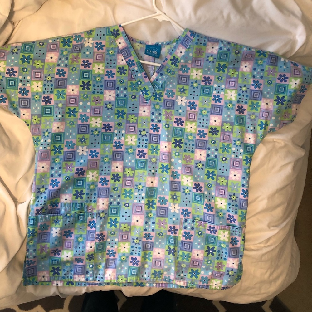Scrub top
